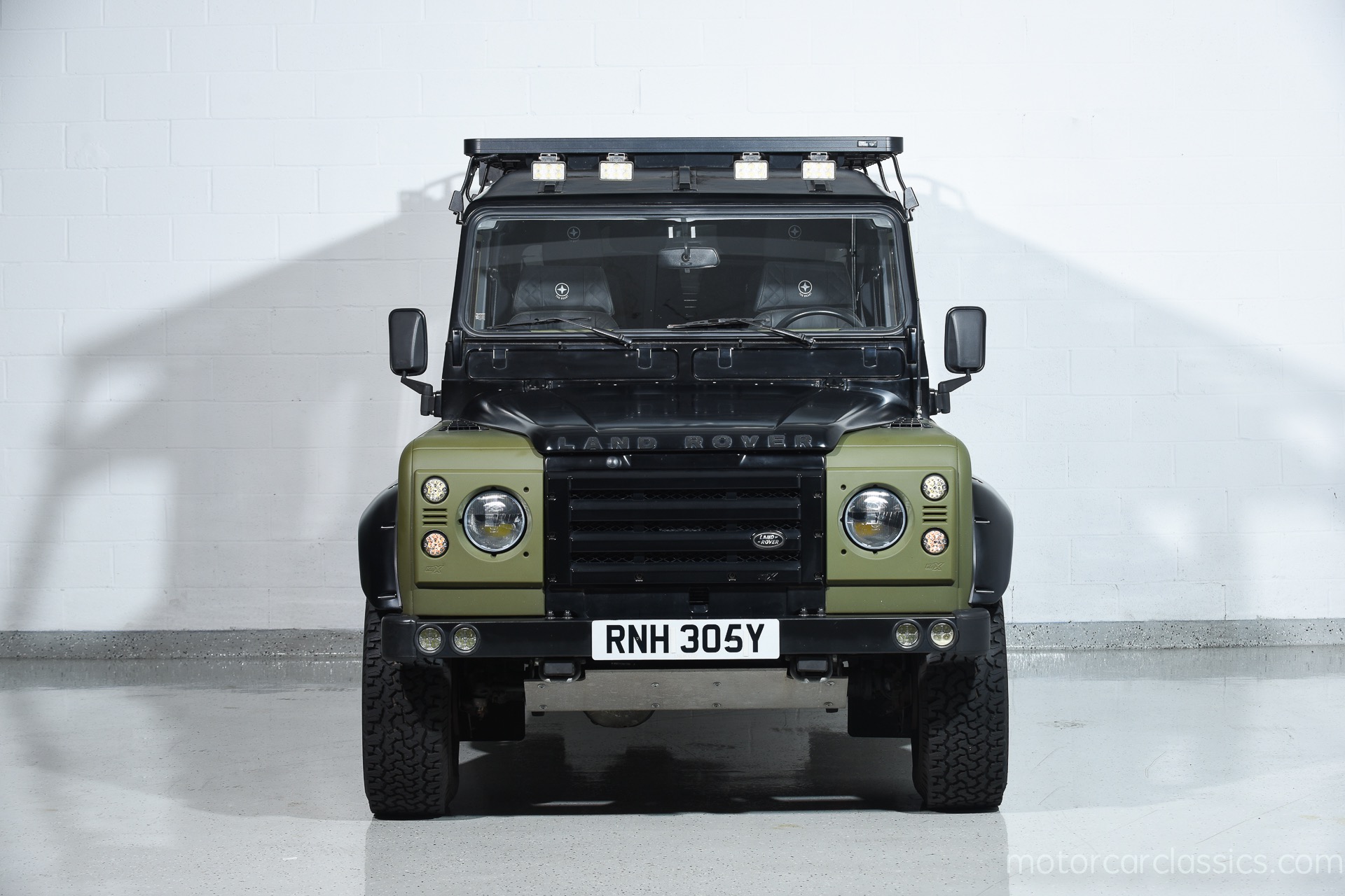 Land rover defender 1983