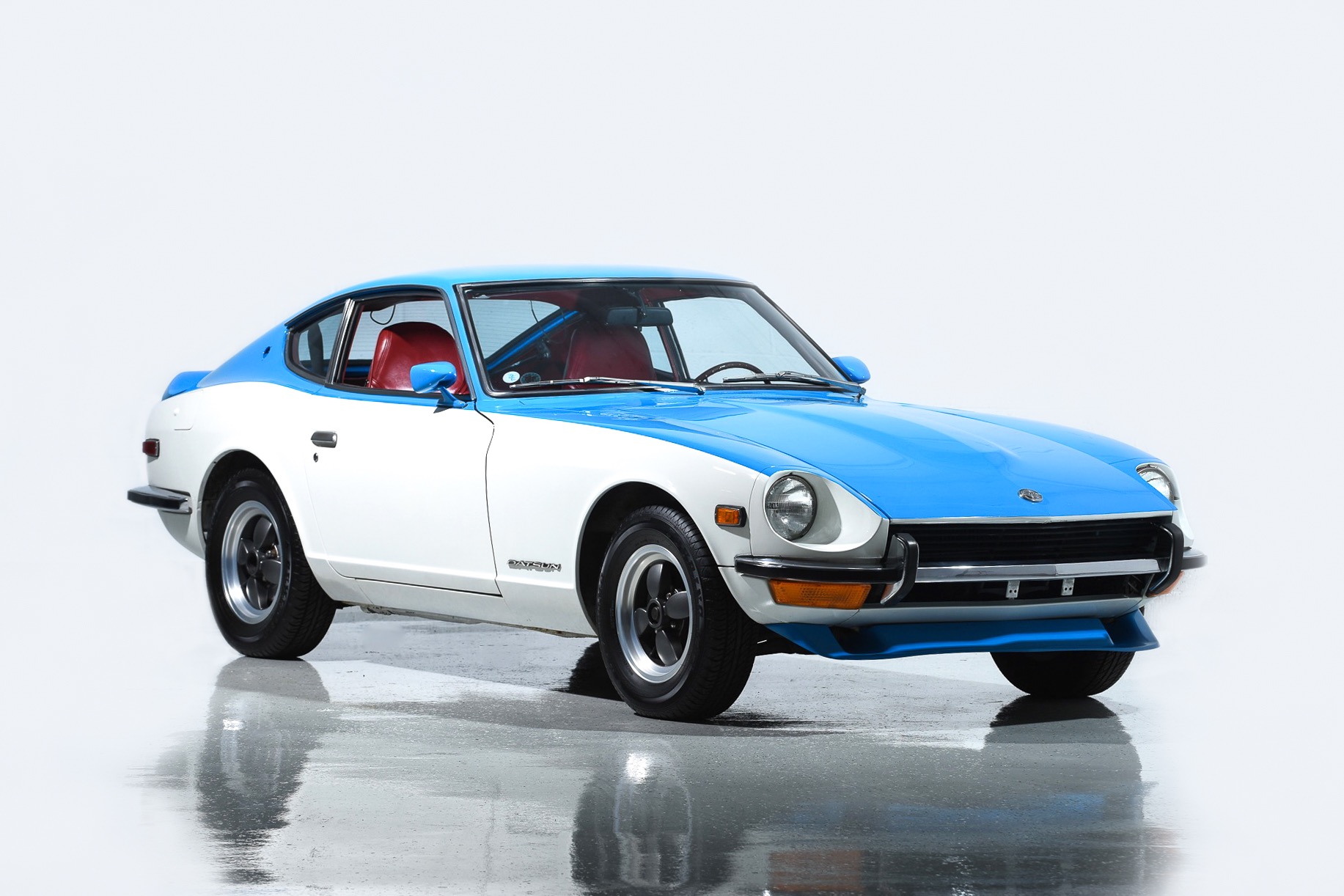 1972 datsun 240z blue